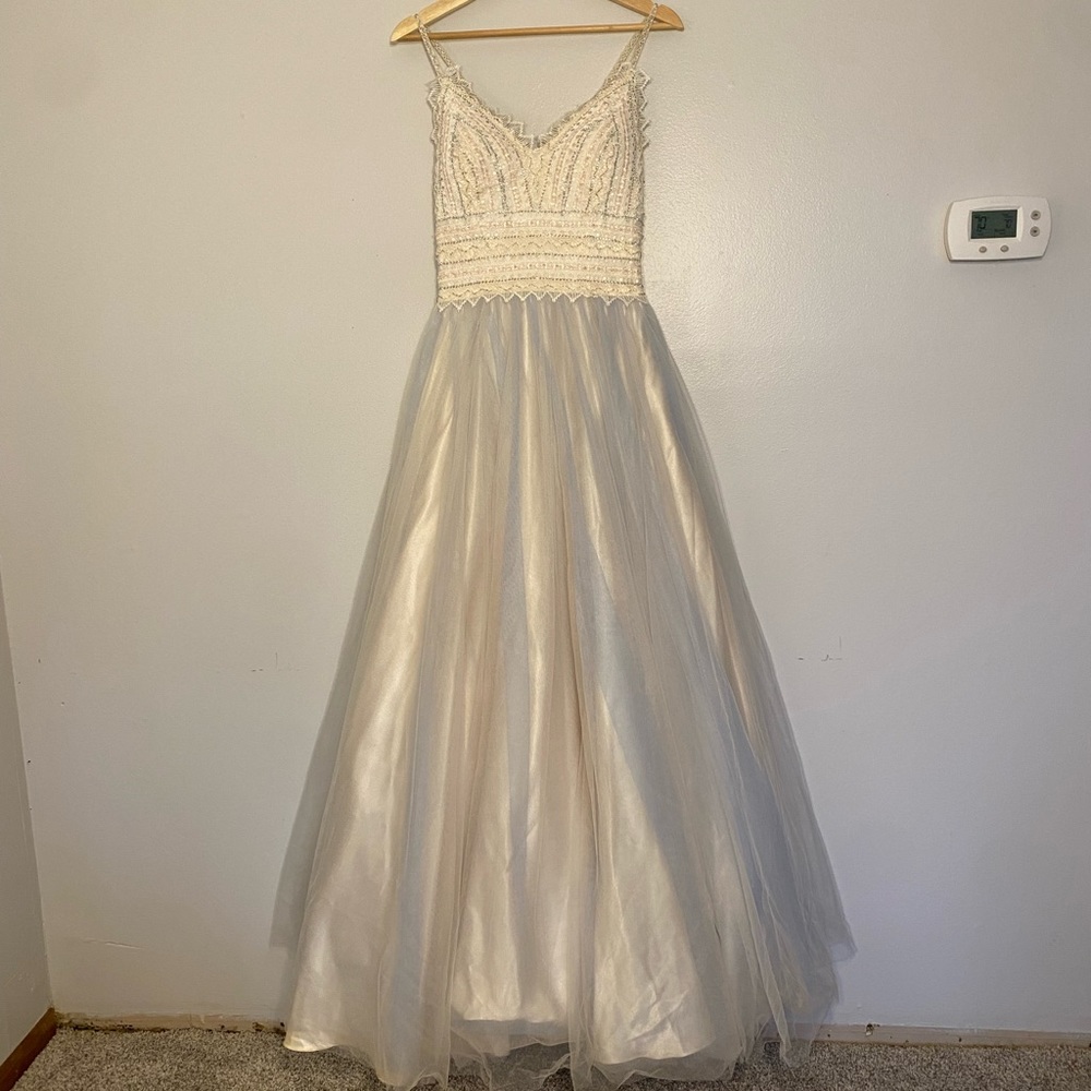 PROM BALLGOWN DRESS (ONLY WORN ONCE)
